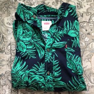 Short sleeve button down